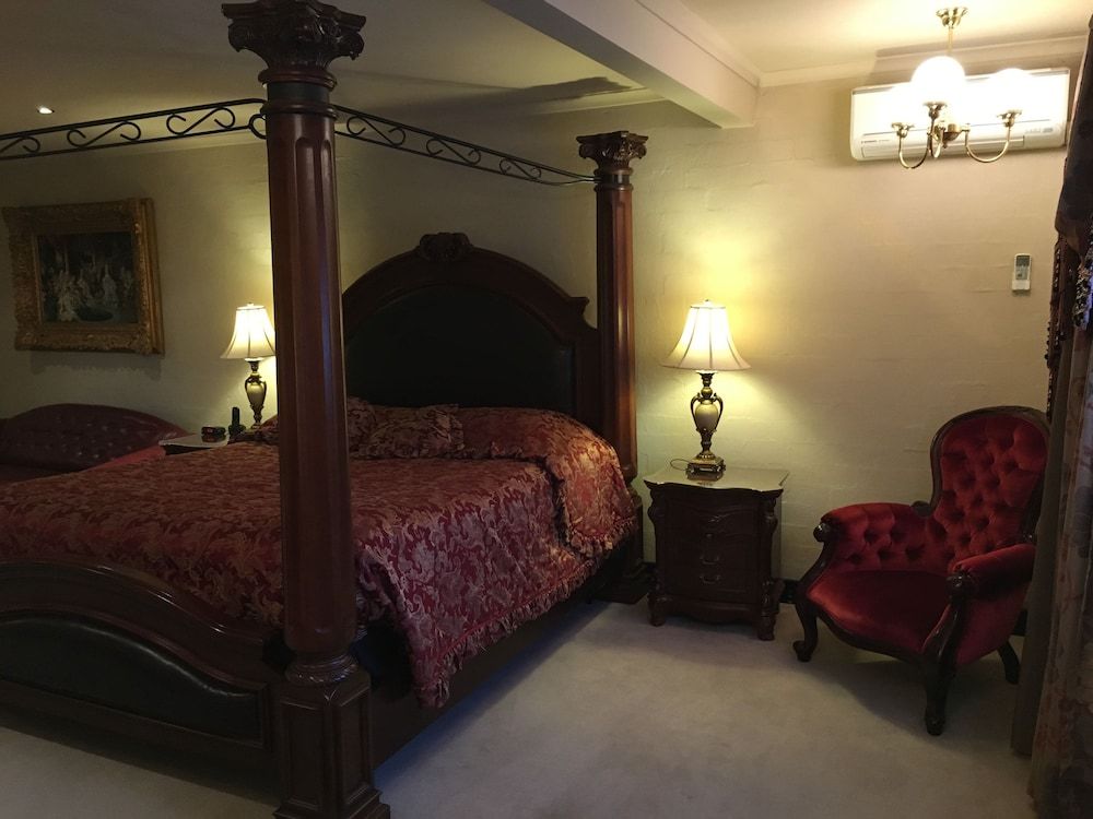 Executive Apartment, Jetted Tub