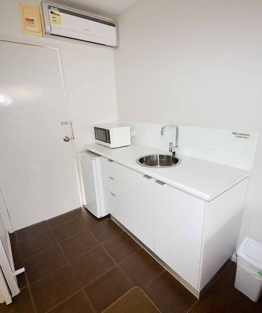 Riverside Ocean Grove Motel Spa Room 3