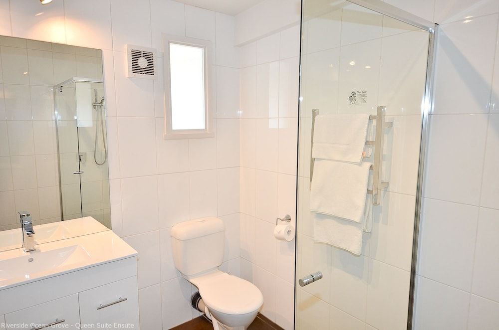 Riverside Ocean Grove Motel Queen Room 4