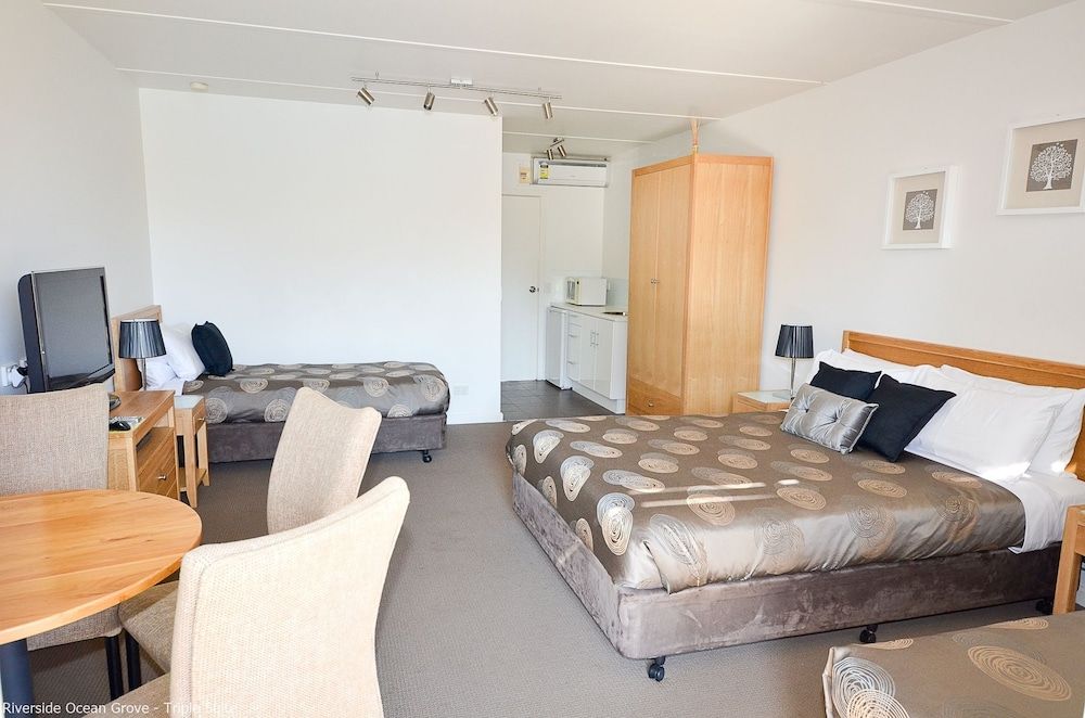 Riverside Ocean Grove Motel Triple Room 6