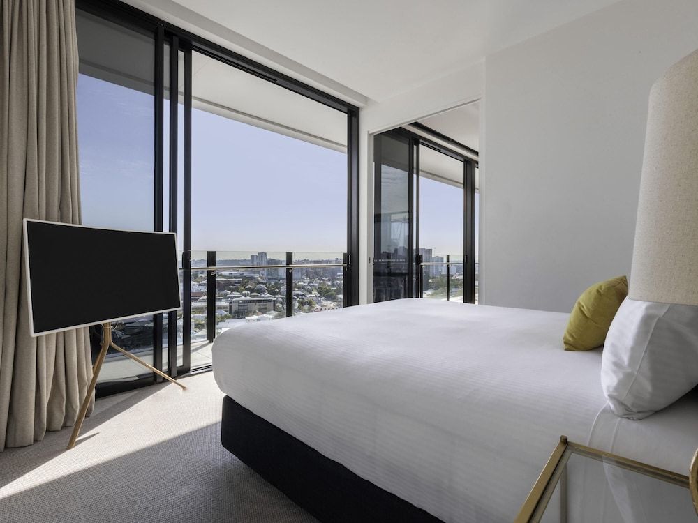 Penthouse, Multiple Beds