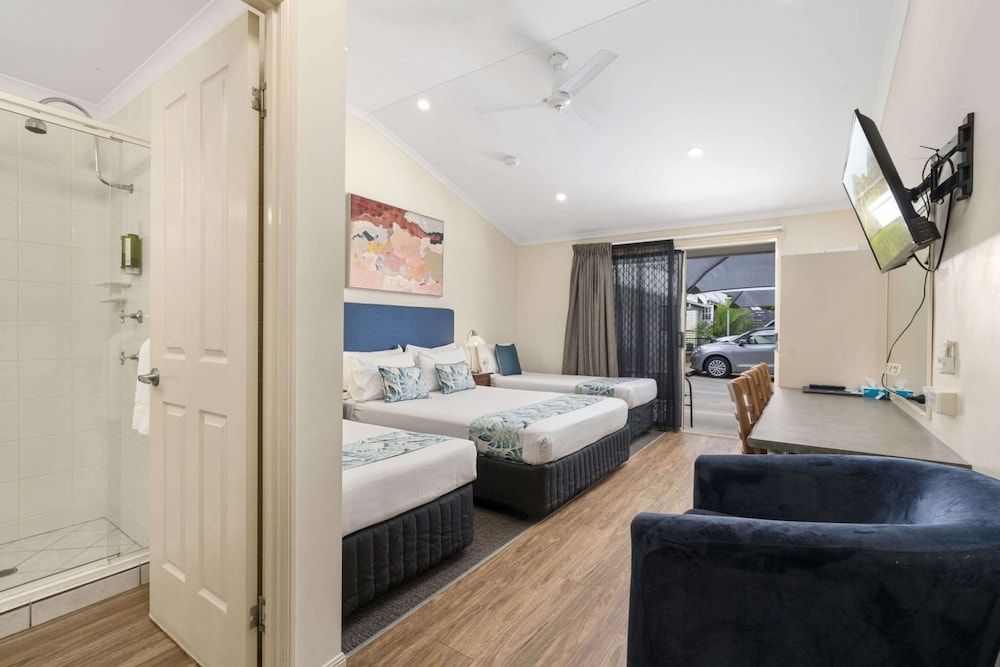 Caboolture Central Motor Inn, SureStay Collection by BW Family Room, Multiple Beds, Non Smoking, Kitchenette 2