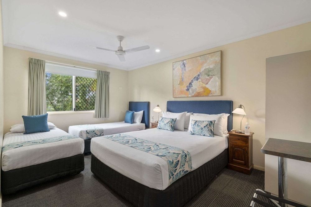 Standard Apartment, Multiple Beds, Non Smoking, Kitchenette (Separate Lounge)