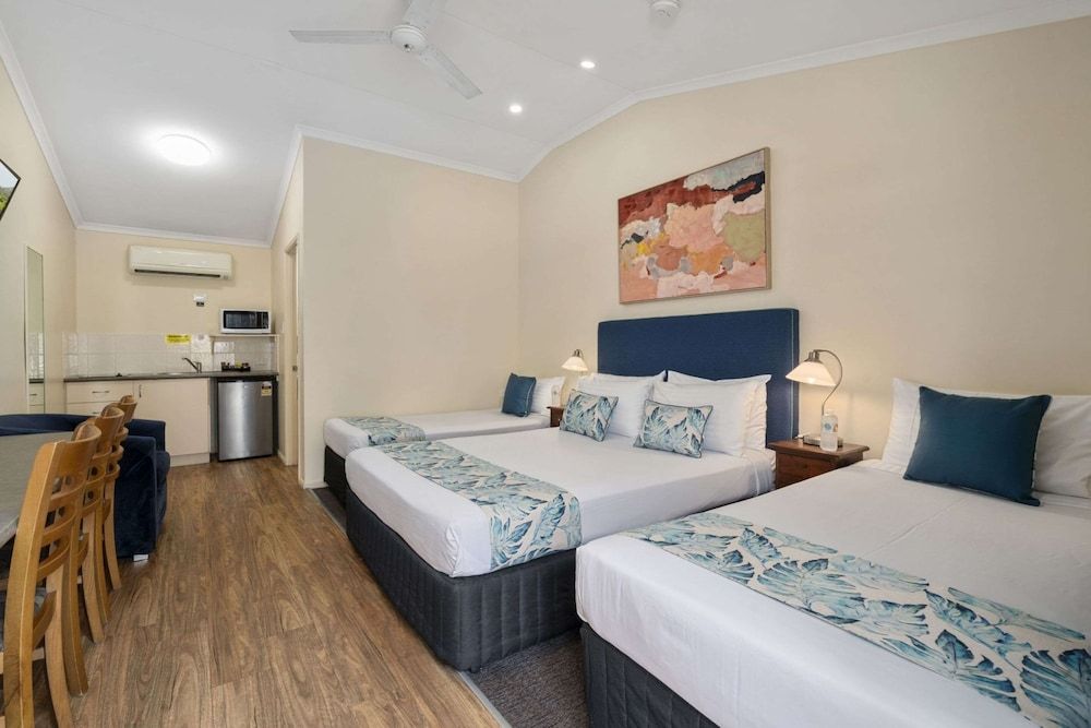 Caboolture Central Motor Inn, SureStay Collection by BW Family Room, Multiple Beds, Non Smoking, Kitchenette