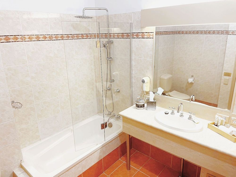 Royal Albert Hotel Suite 2