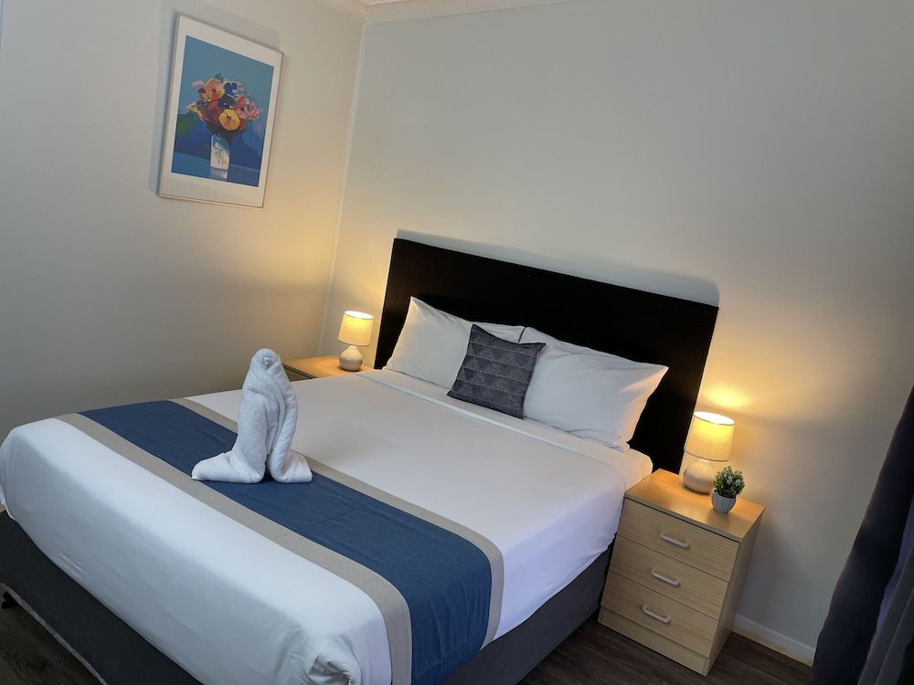 Double Room, 1 Queen Bed, Private Bathroom, Ground Floor