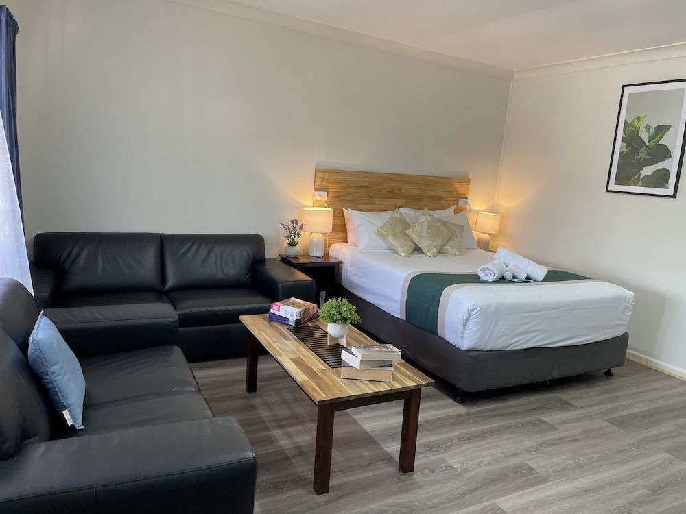 Highway Motor Inn Family Suite, 2 Bedrooms, Patio, Ground Floor 5