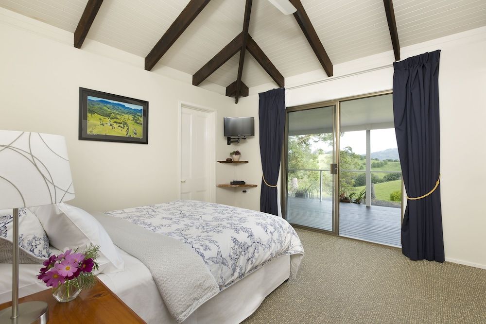 Standard Suite, 1 Bedroom, Non Smoking, Balcony (Wolumbin View - B&B)