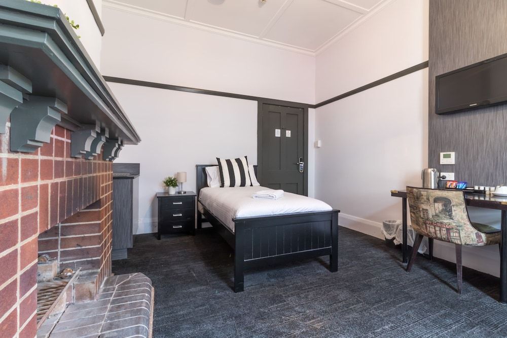 Royal Hotel Ryde Twin Room