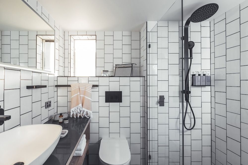 The Island Gold Coast The Deluxe King 8