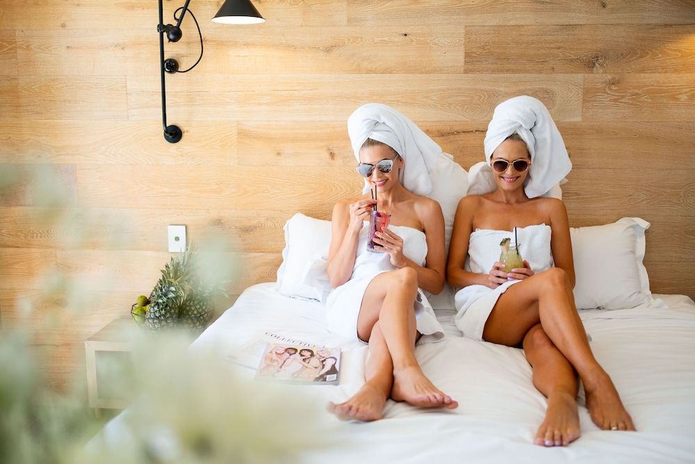 The Island Gold Coast The Deluxe King 2