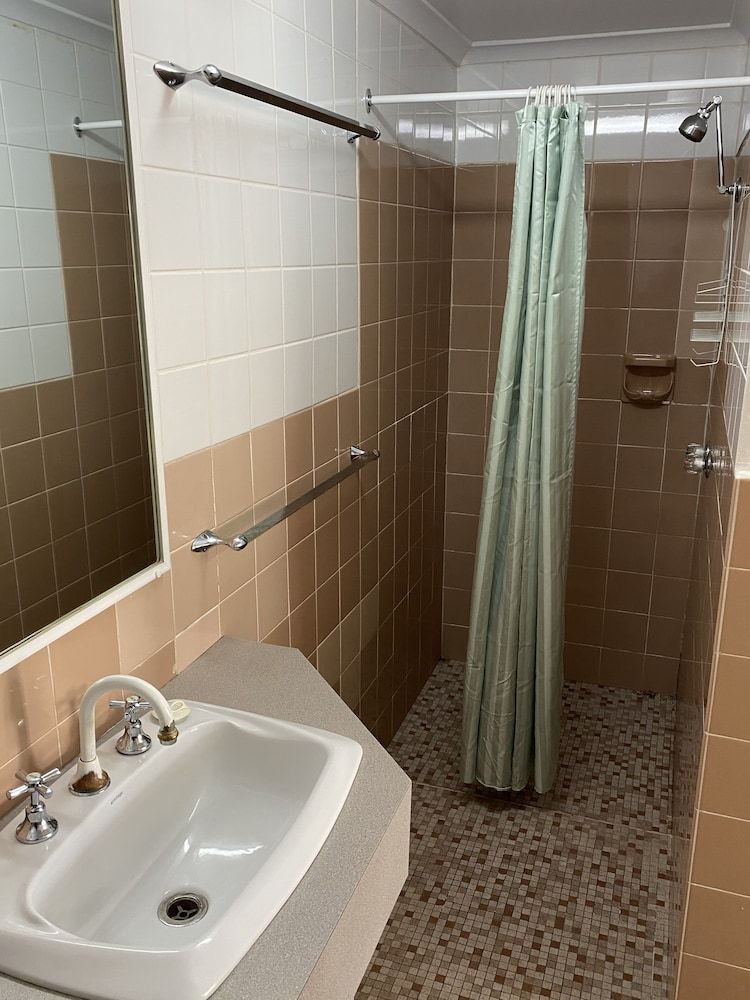 Paddle Steamer Motel Deluxe Queen (Maximum 2 guests) 2