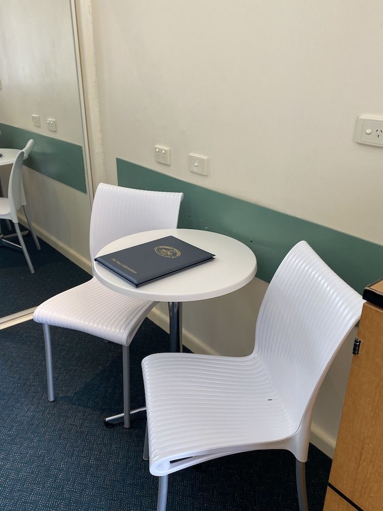 Paddle Steamer Motel Deluxe Queen (Maximum 2 guests) 6