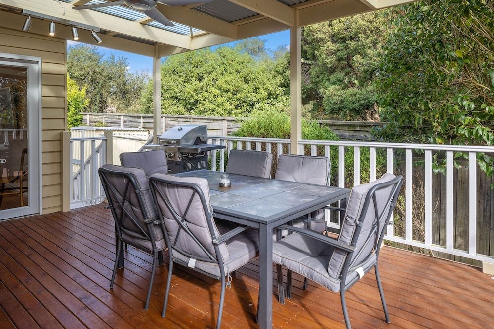 Yarra Gables Cottage, 3 Bedrooms 11