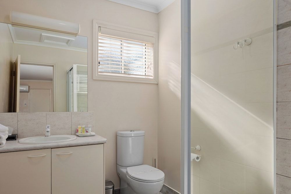 Yarra Gables Family Room 21