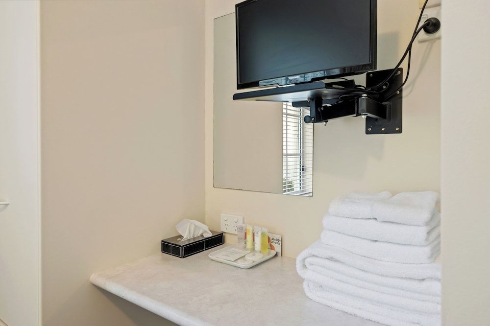 Yarra Gables Family Room 24