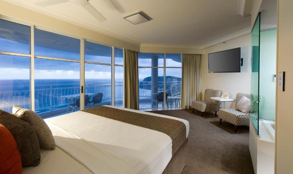 Executive Three-Bedroom Apartment - Sub Penthouse