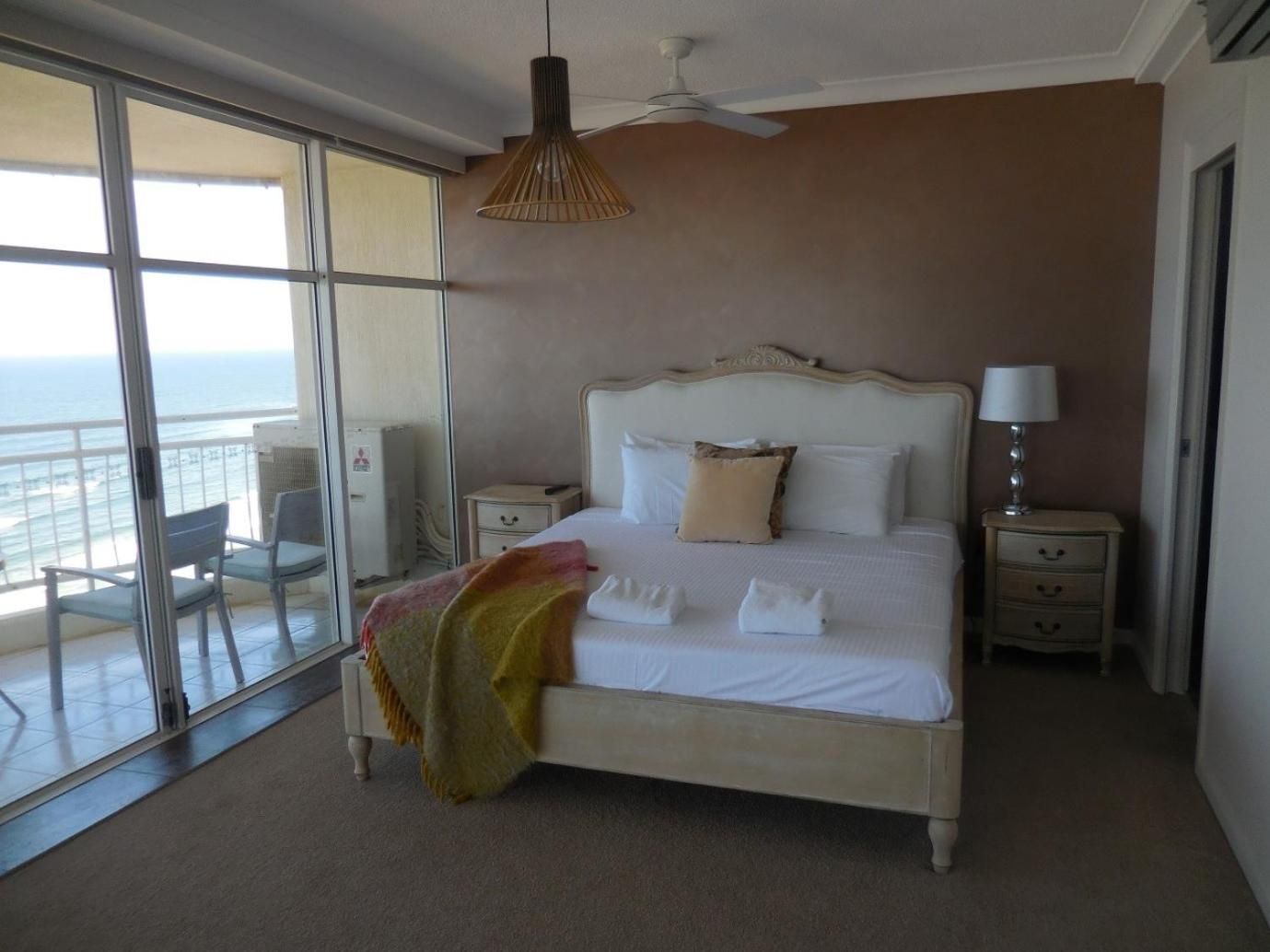 Premier Three-Bedroom Apartment - Sub Penthouse