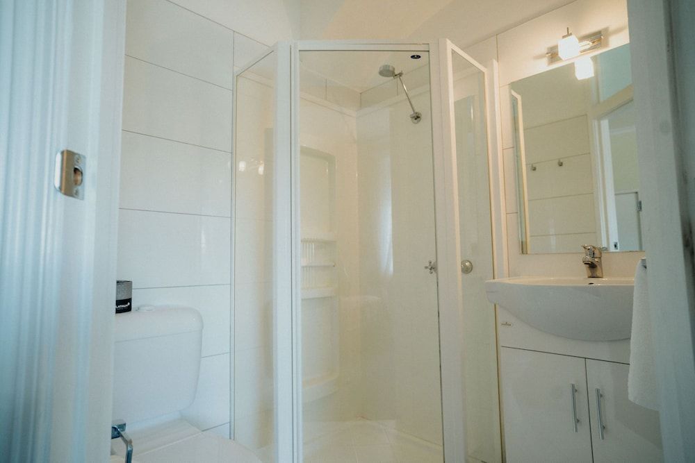 Stanley Hotel Stanley Hotel Queen Ensuite 4