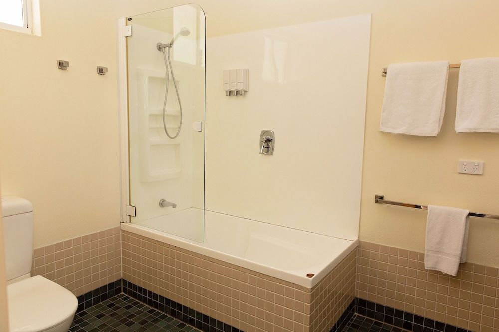 White Lace Motor Inn Superior Queen 4