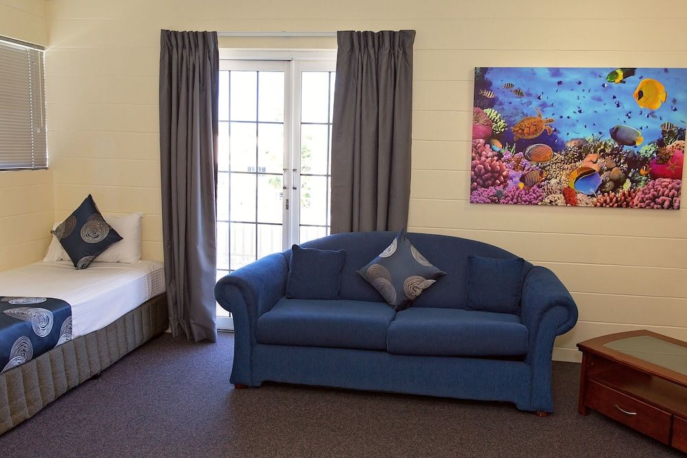 White Lace Motor Inn One Bedroom Apartment 3