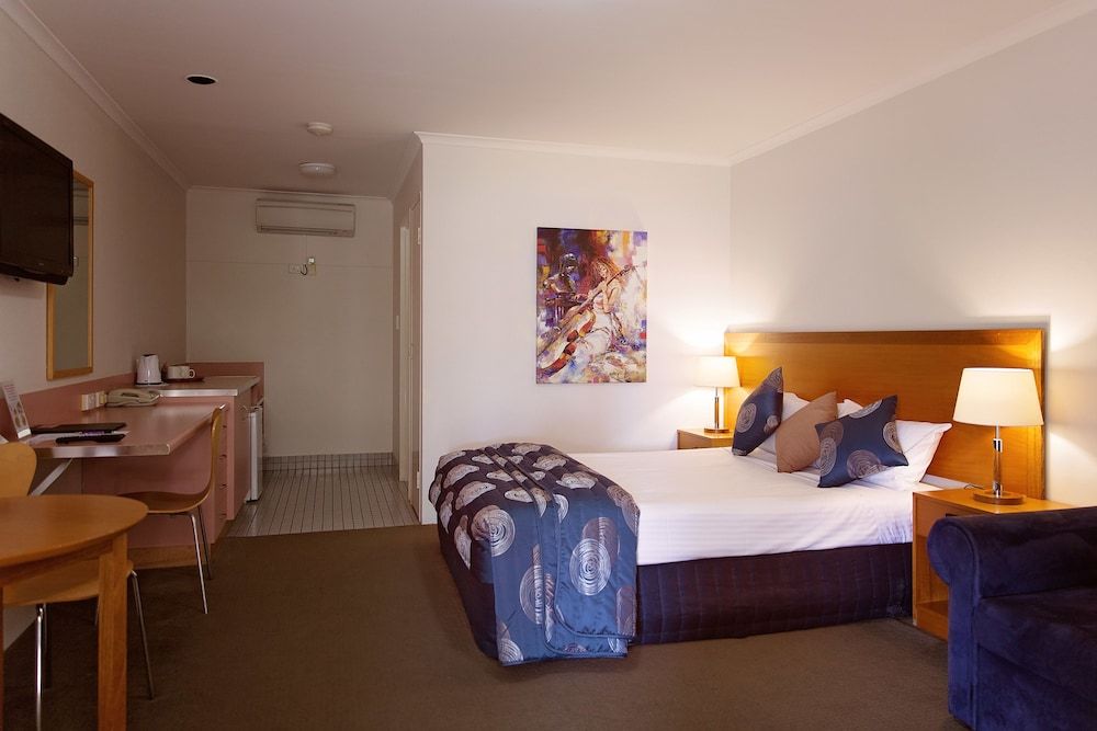 White Lace Motor Inn Standard Room 3