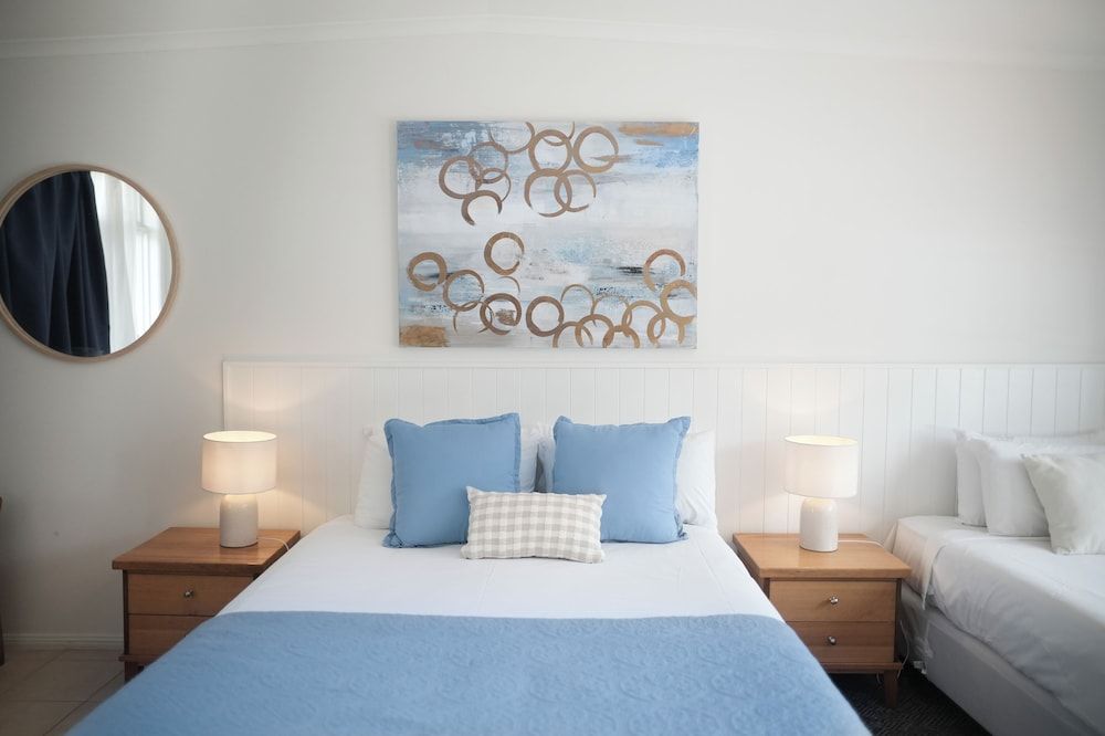 Lakefront Twin Room