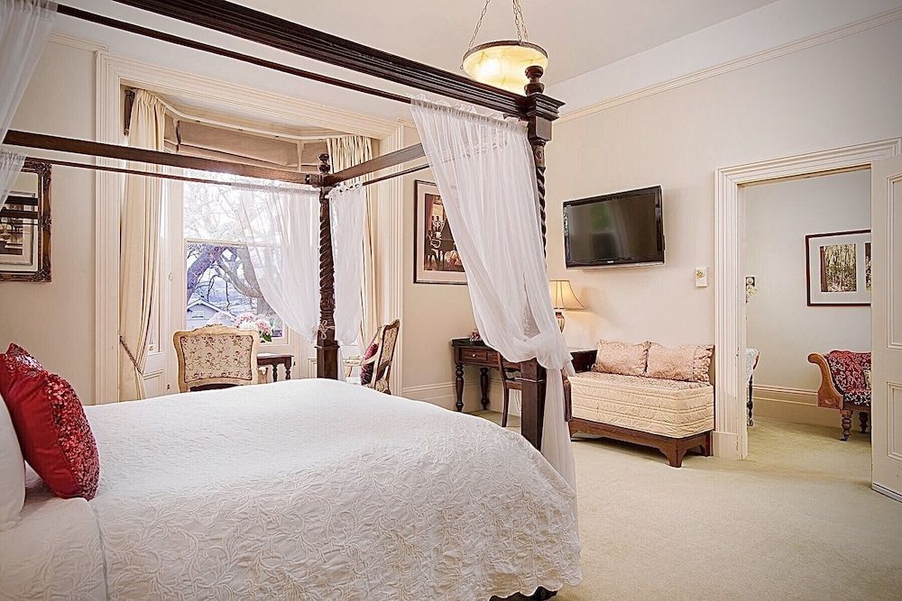 Deluxe Room (Adelaide )