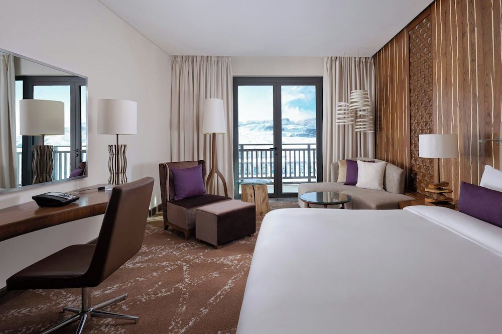 Deluxe Room, 1 King Bed (Balcony)