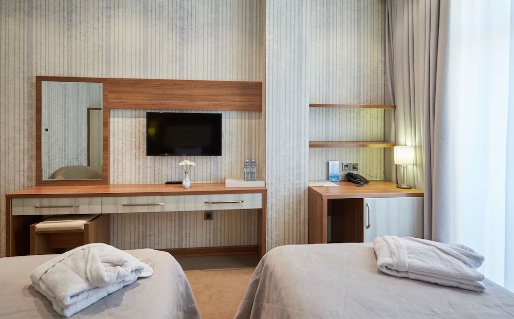 Boulevard Side Hotel Standard Twin Room 3