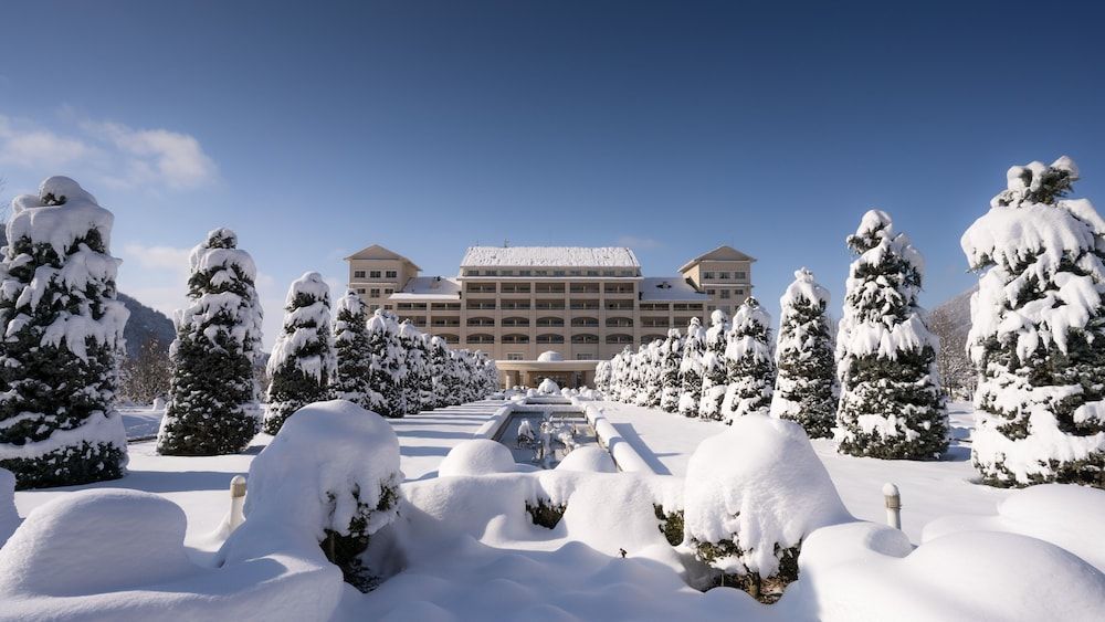 Qafqaz Riverside Resort Hotel