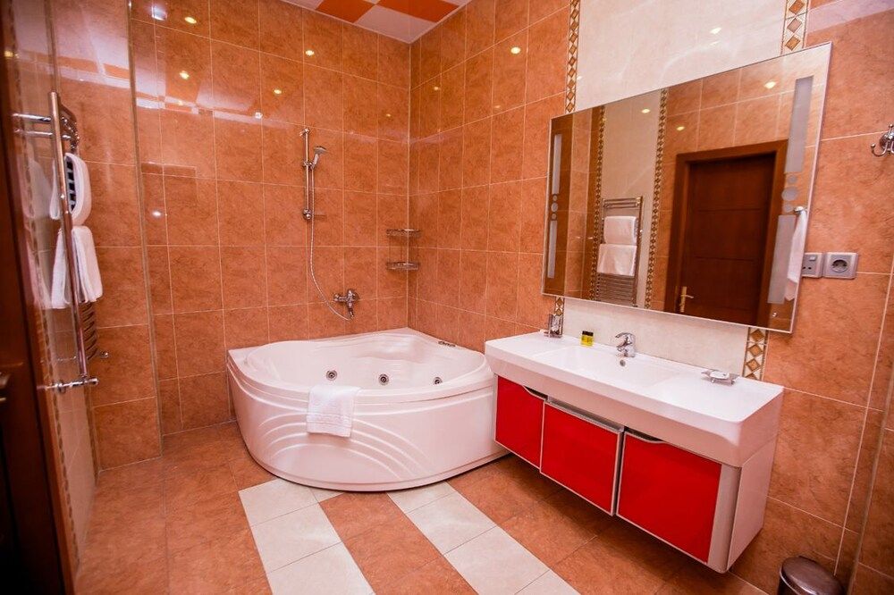 Travel Hotel Suite 5