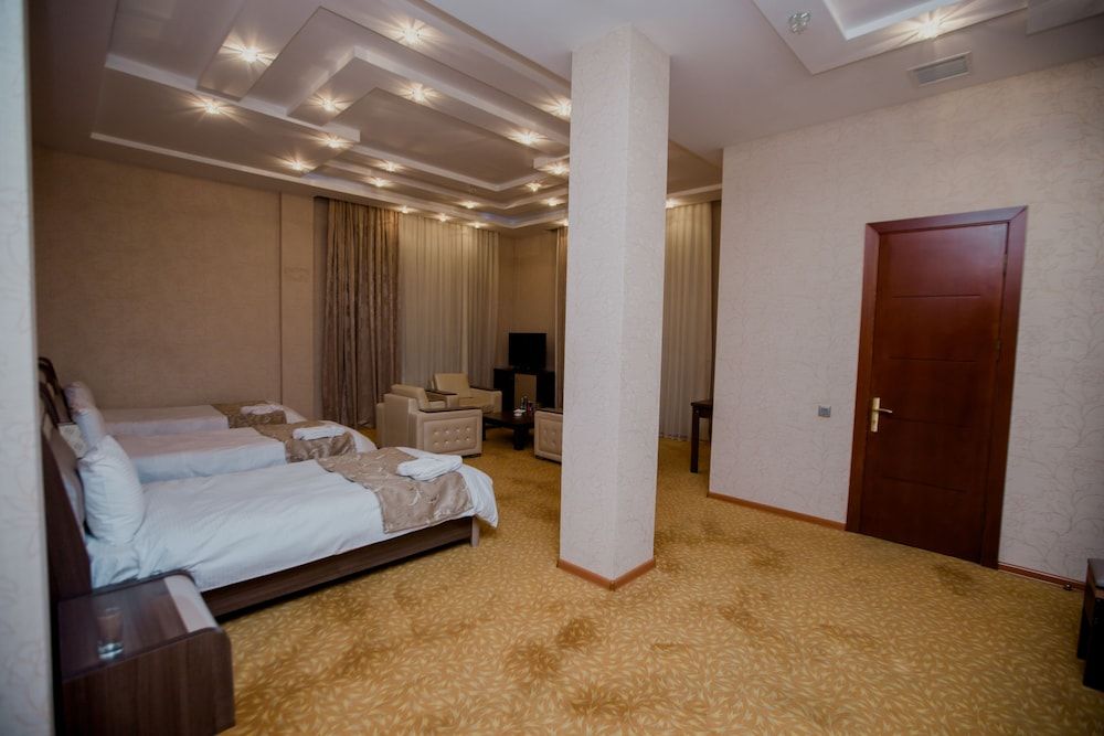 Travel Hotel Comfort Triple Room 5