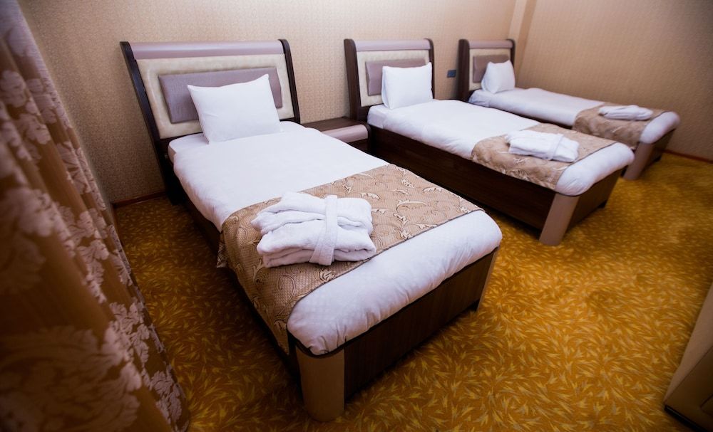 Travel Hotel Comfort Triple Room 3