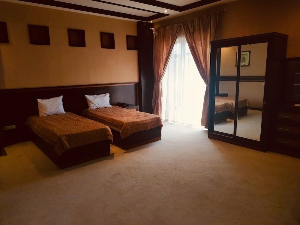 Sun Rise Hotel Standard Twin Room 5
