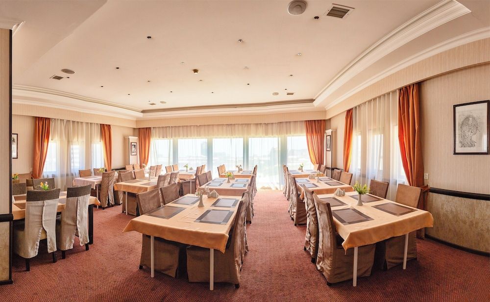 undefined Diplomat Hotel Baku 8