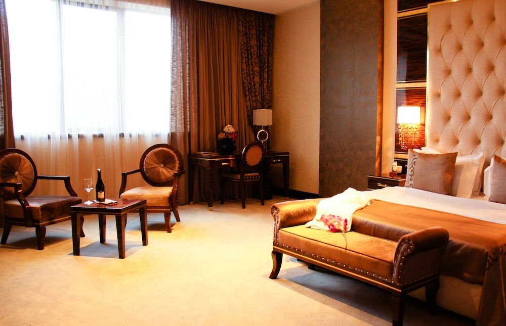 Sapphire Hotel Baku Family Suite 2