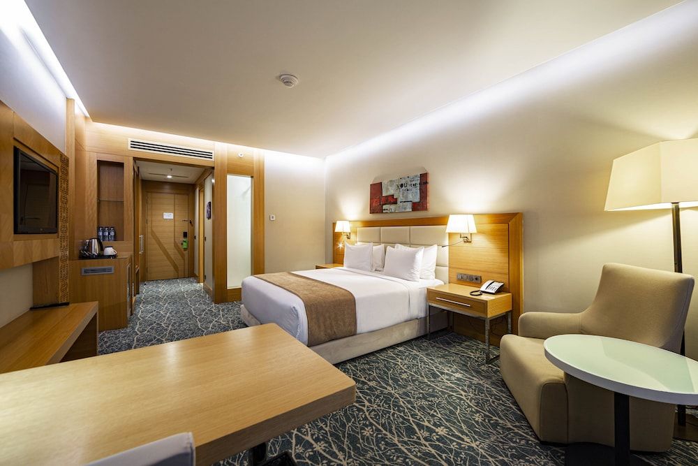 undefined Holiday Inn Baku by IHG 2