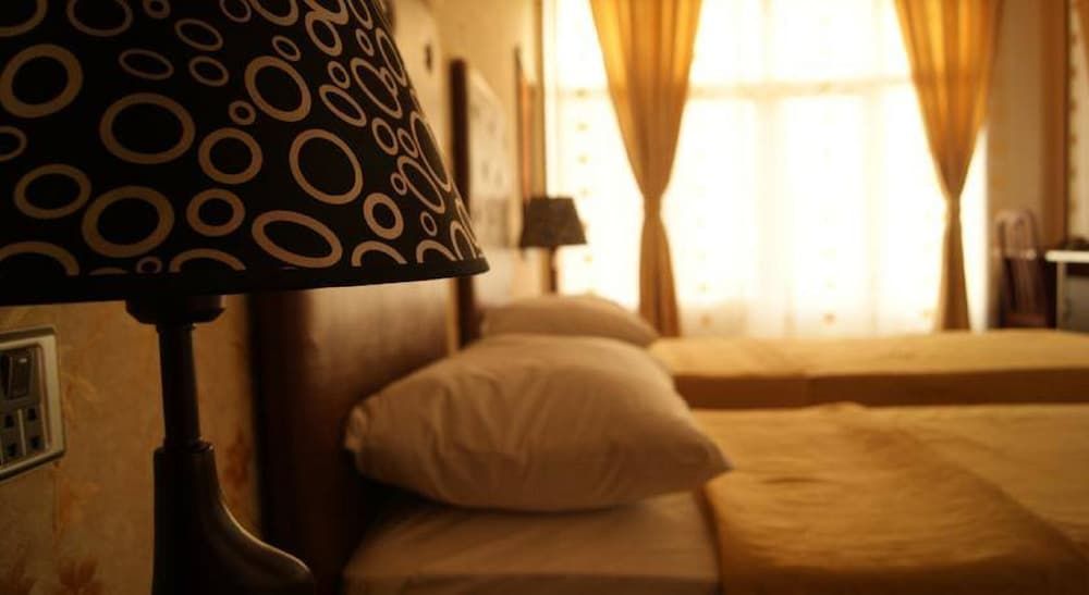 undefined Avand Hotel 10