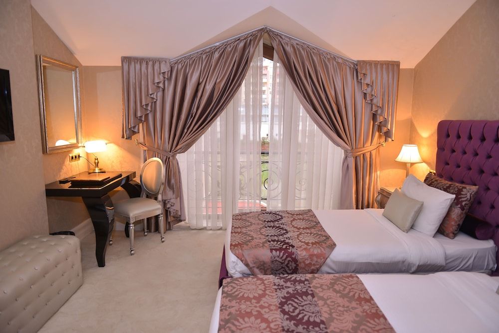 Lake Palace Hotel Deluxe Twin Room 4