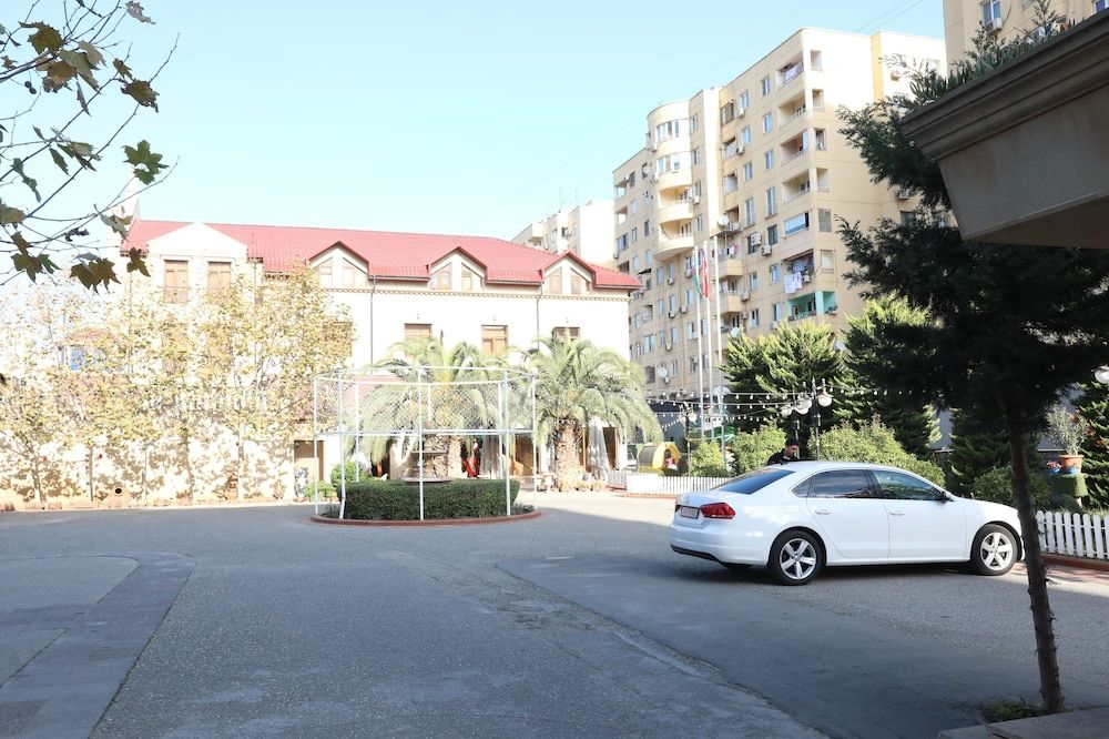 undefined Lake Palace Hotel 6