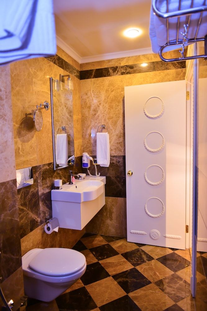 Lake Palace Hotel Standard Single Room, 1 Bedroom, Lake View 6