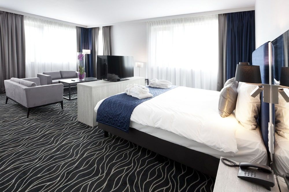 Luxury Suite