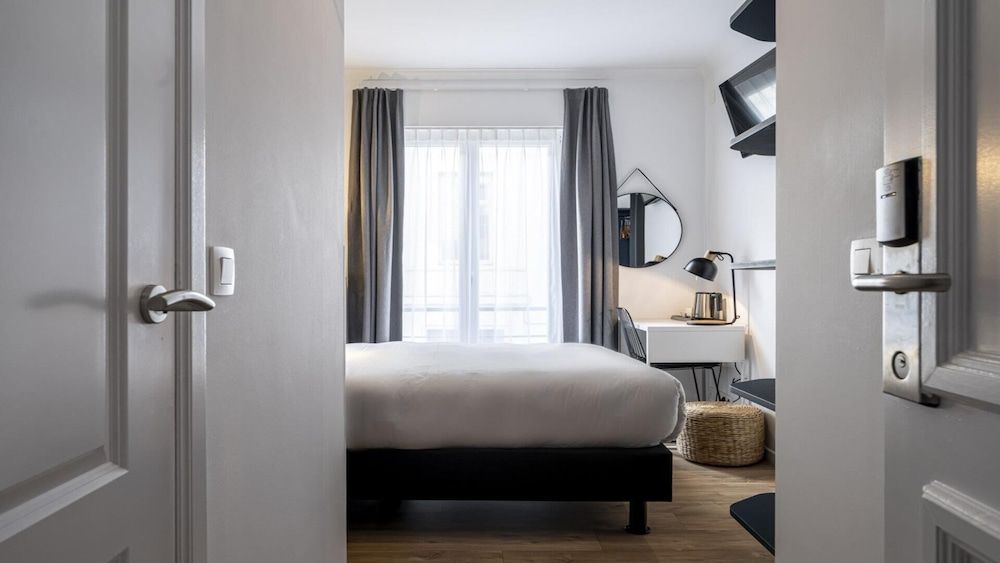 undefined Beverly Hills Hotel 8