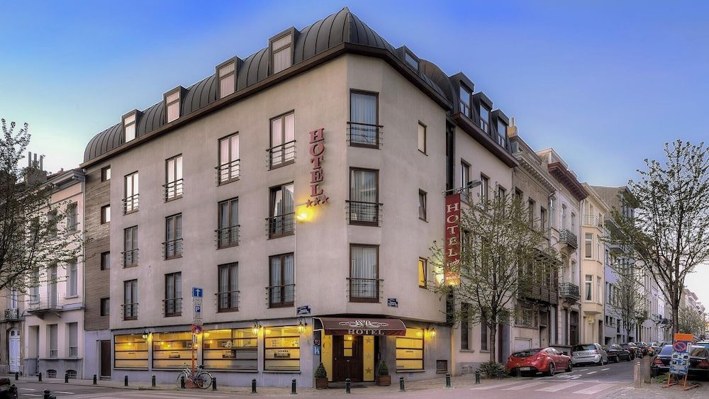 undefined Beverly Hills Hotel 6