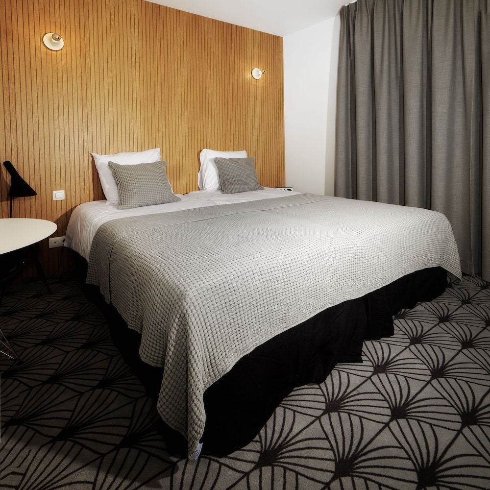 Vintage Hotel Brussels Standard Double Room (Happy) 8