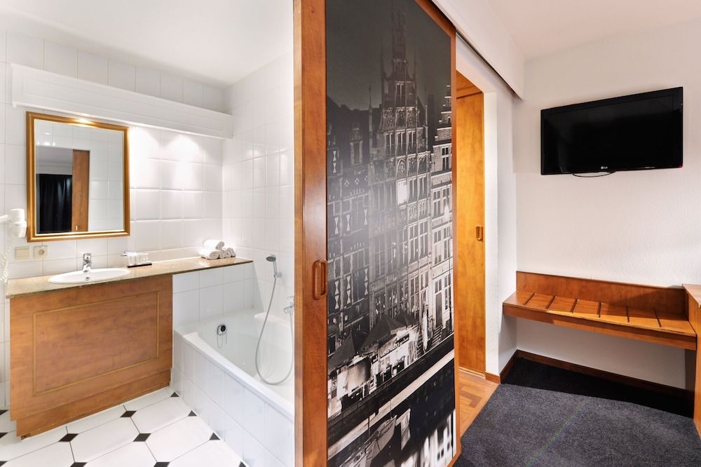 Van der Valk Hotel Nazareth - Gent Standard Twin Room (road side) 4