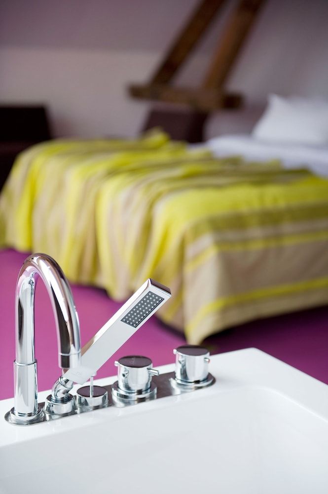 Eburon Hotel - Different Hotels Deluxe Double Room 6