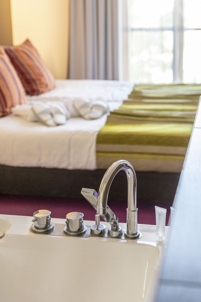 Eburon Hotel - Different Hotels Deluxe Double Room 8