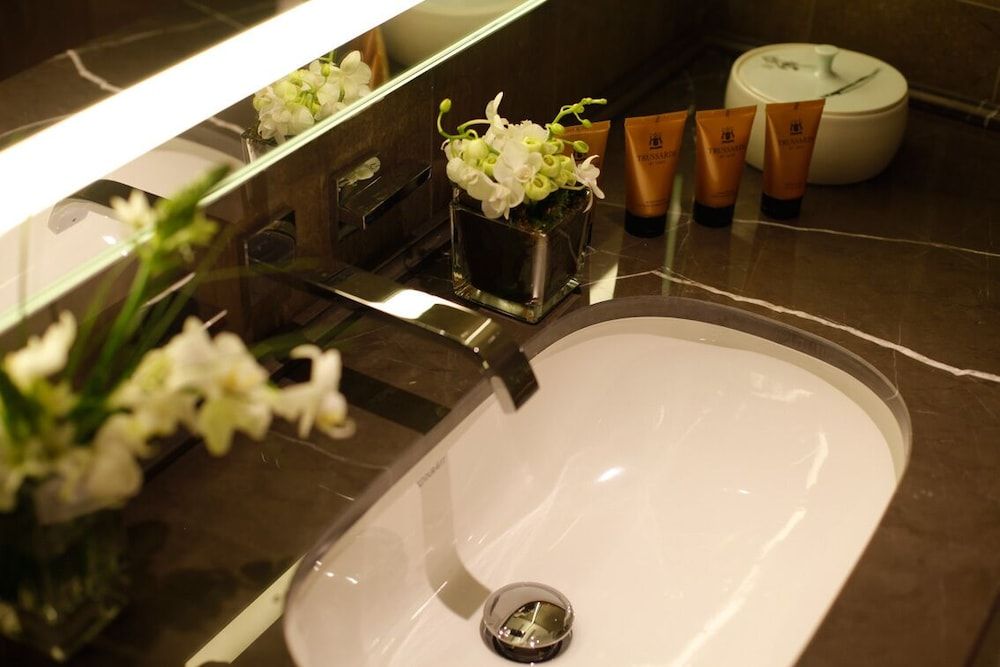 Tangla Hotel Brussels Superior Room, 1 King Bed 4